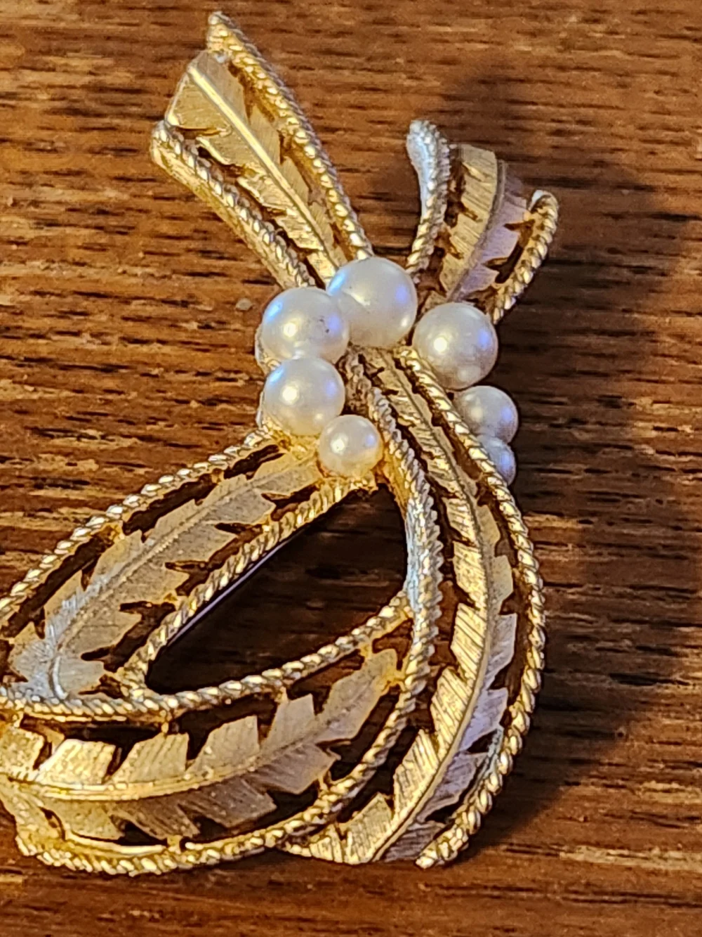 Crown Trifari elegant gold